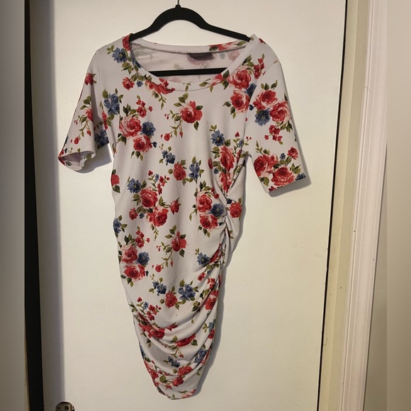 Red Floral Stretchy MIDI Dress - Picture 2 of 6